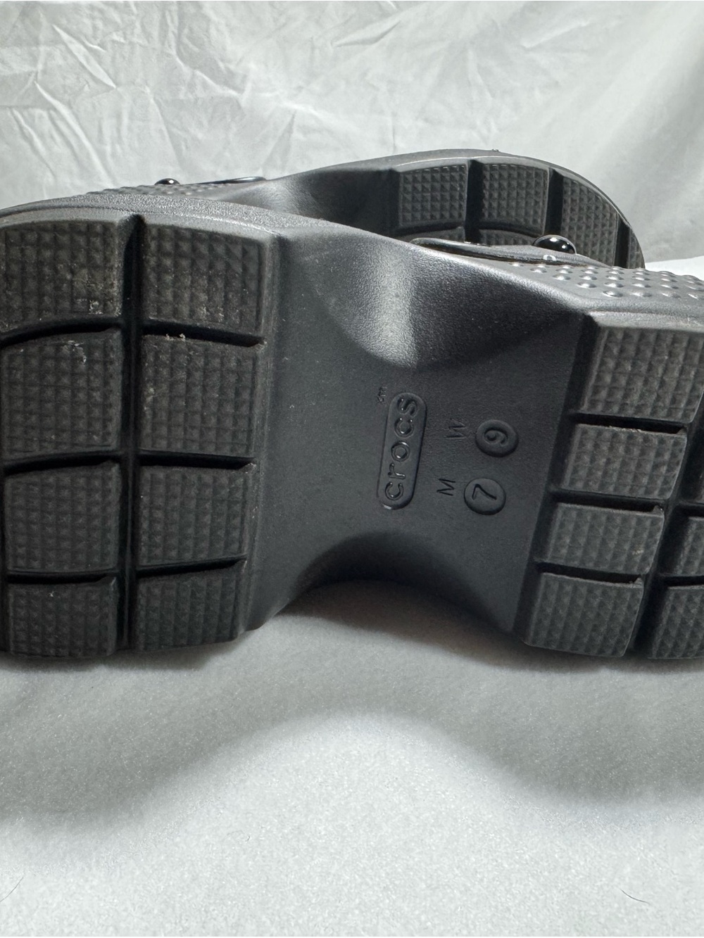 The Wednesday x Crocs Stomp Platform Clog - Picture 12 of 15